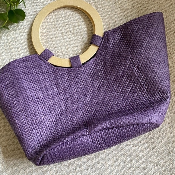 VTG Purple Sculpted Purple Straw Bag with Wooden Handles - Picture 5 of 12